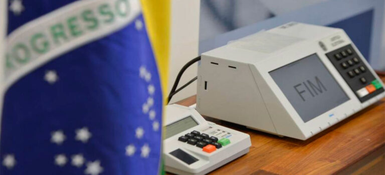 CCJ do Senado aprova fim da reeleição para presidente, prefeitos e governadores