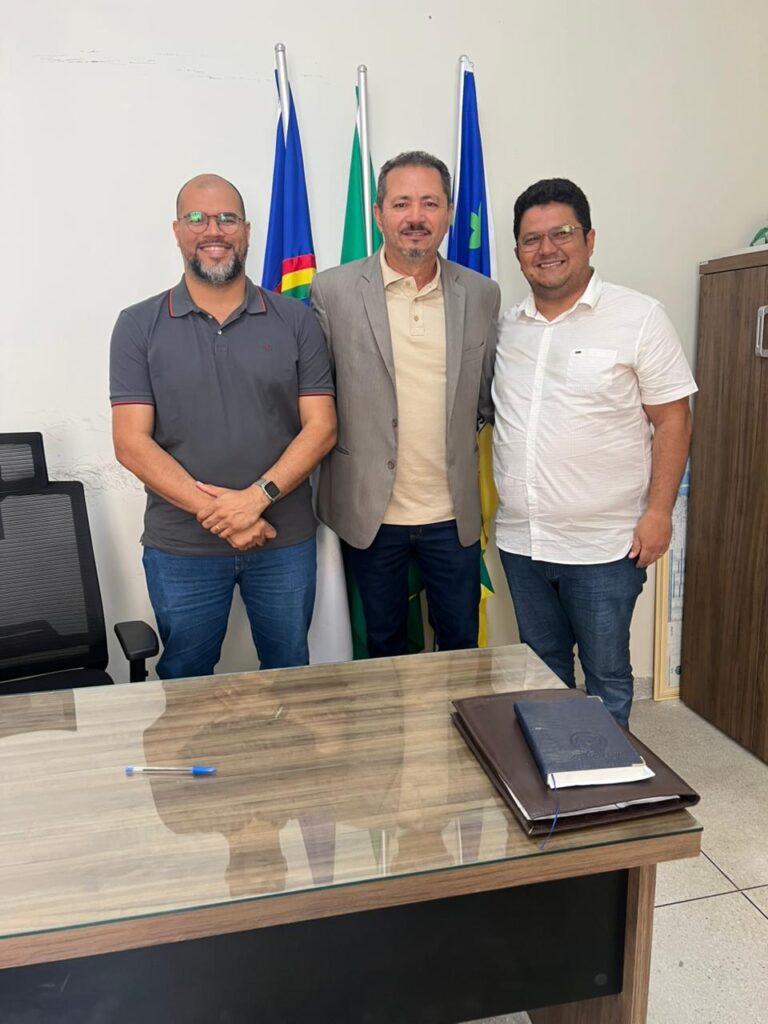 Câmara Municipal de Araripina recebe visita institucional do Controlador da Câmara de Ipubi